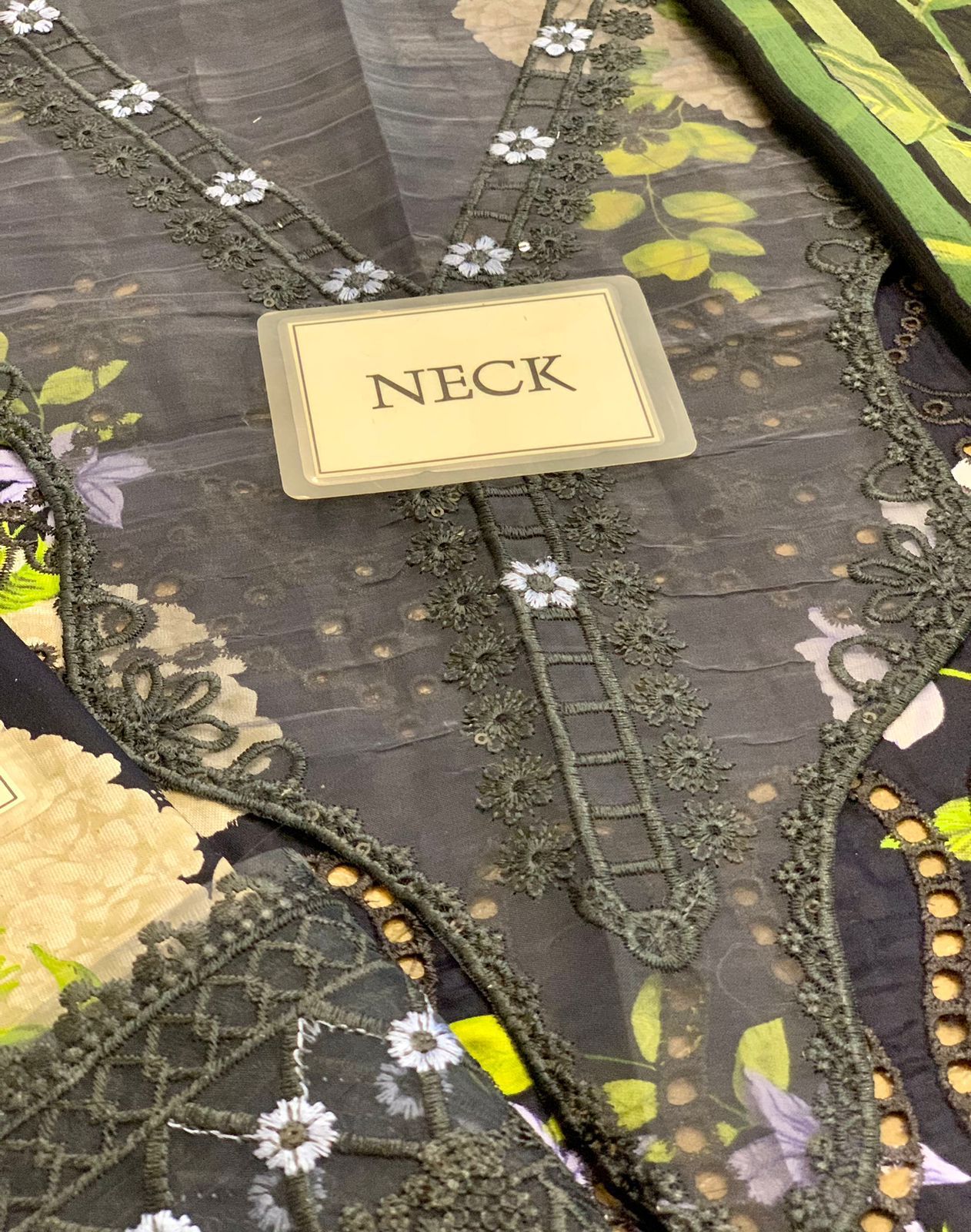 Maria b M Print Wz=773 3 Pcs Premium Pure Lawn With Chiffon Dupatta 2025