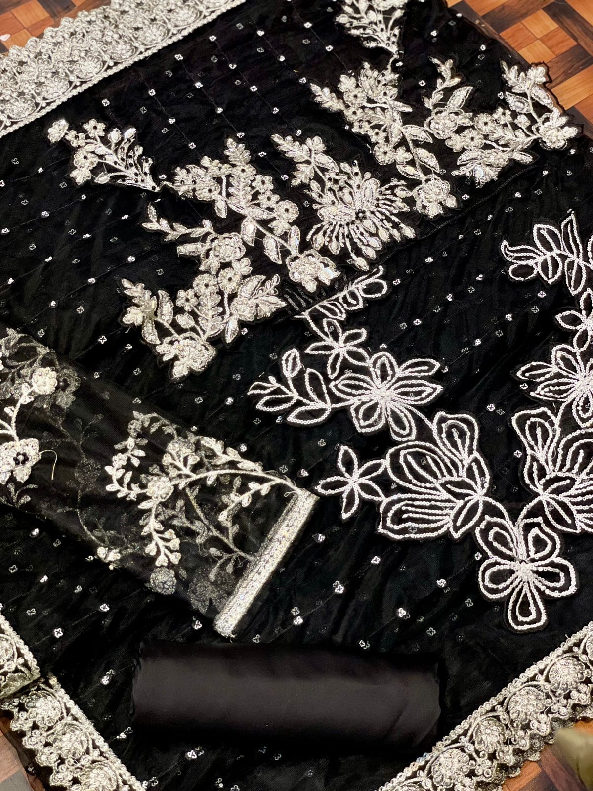 Iznik Beautiful Saree Soft Net Embroidered With Silk Peti Coat 2025