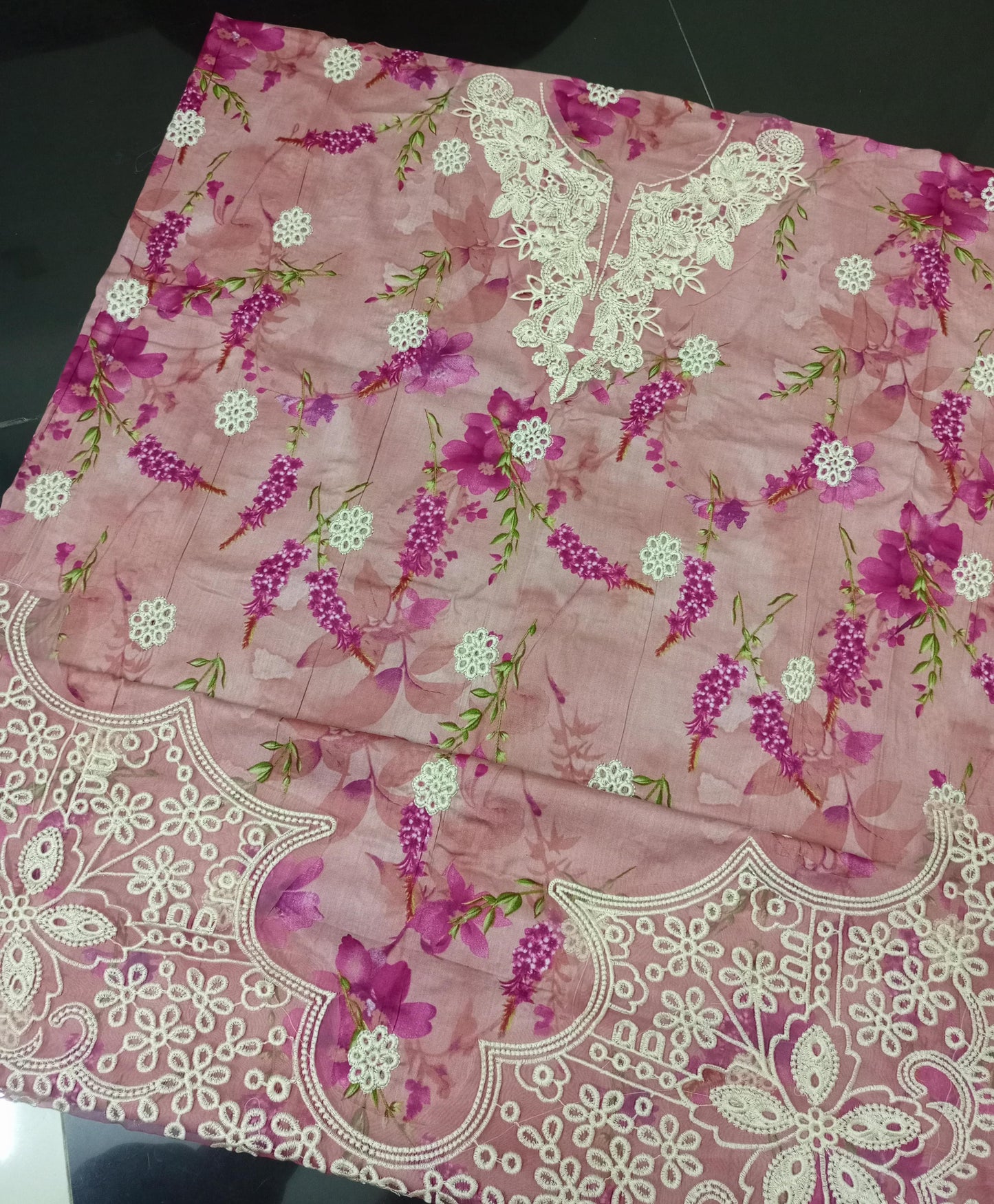 Crimson Wz 217 Premium Pure Lawn WIth Chiffon Emb Duppata 2025