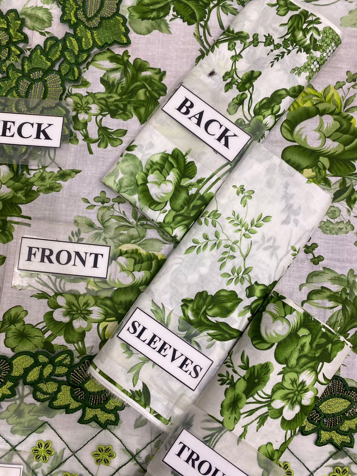 Asifa Nabeel Azadi Sale Green Wz-201 Premium Pure Lawn WIth Digital Printed Silk Duppata 2024