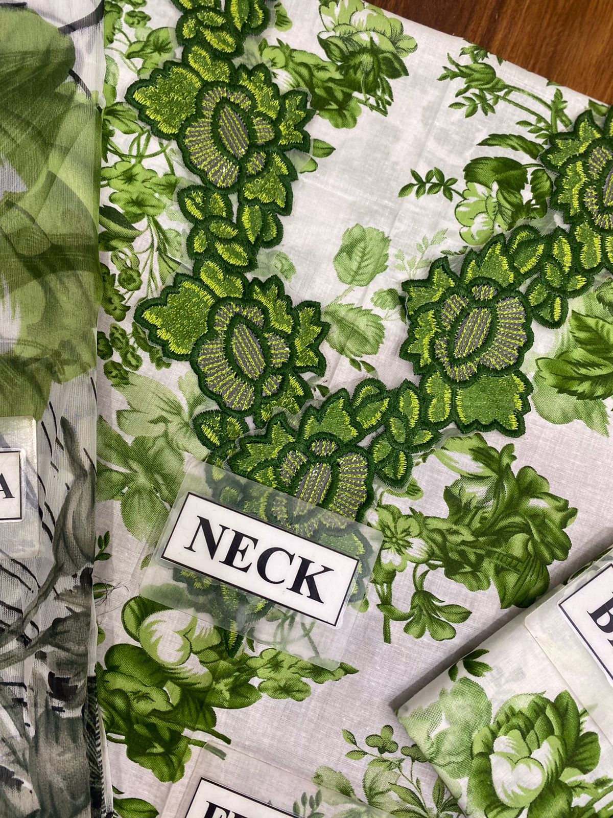 Asifa Nabeel Azadi Sale Green Wz-201 Premium Pure Lawn WIth Digital Printed Silk Duppata 2024