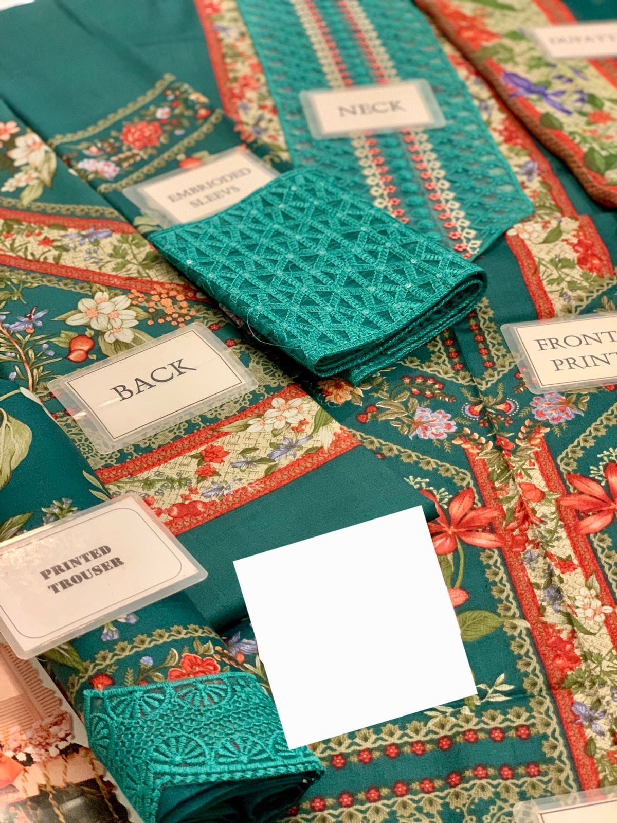 Maria b M Print  Wz=775 3 Pcs Premium Pure Lawn With Chiffon Dupatta 2025