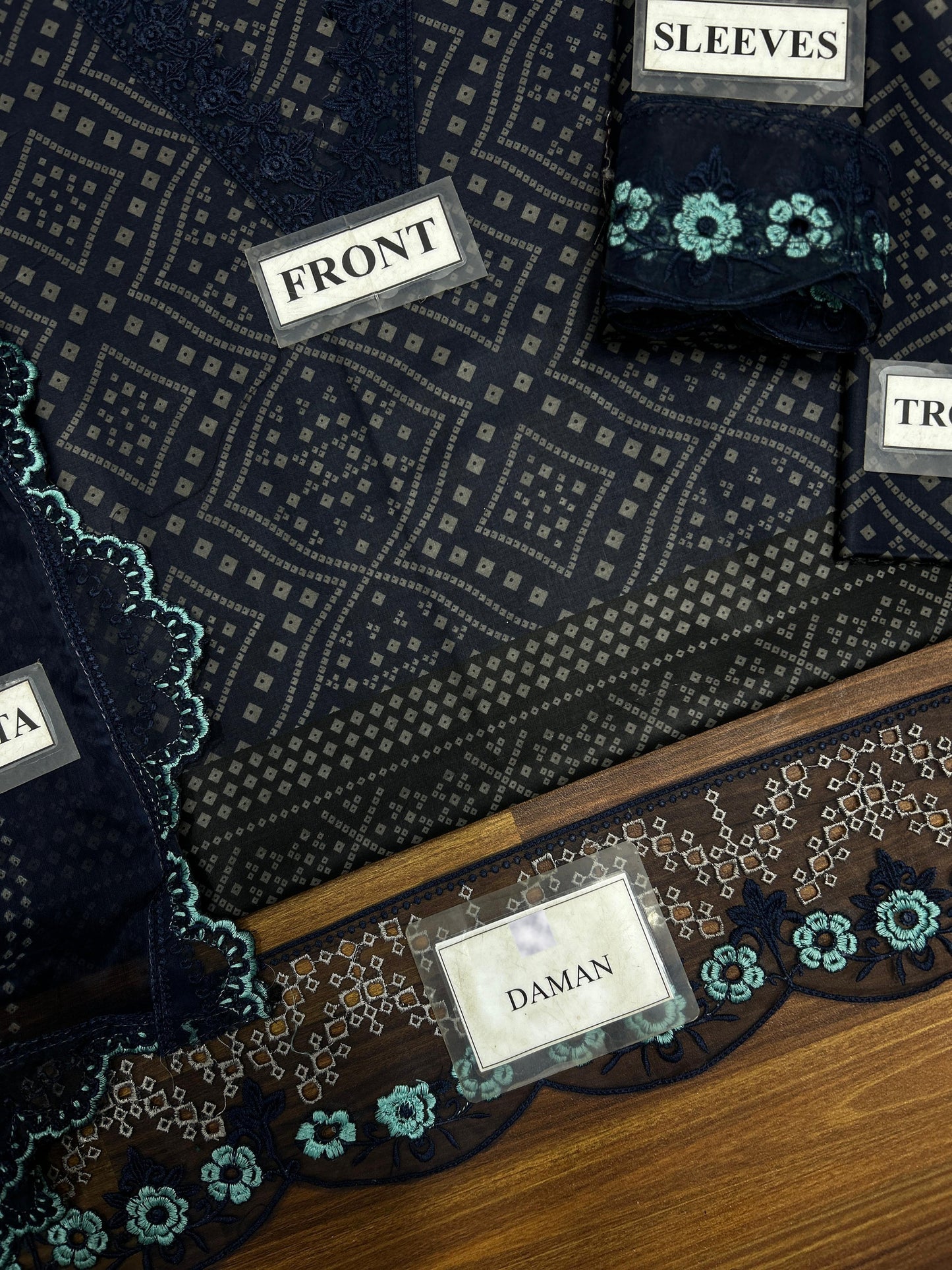 Aneela's Chundri Wz-650 Luxury Lawn Dress With Crinkle Chiffon Emb Duppata 25