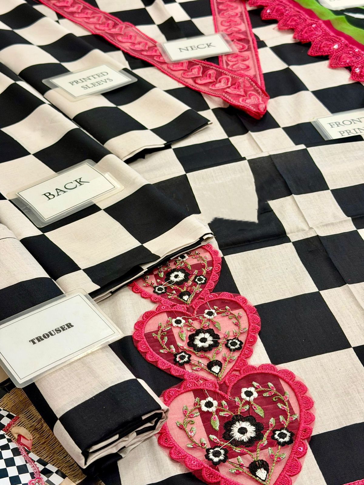 Maria B M Print Mpt-2906 B Premium Pure Lawn With Chiffon Emb Duppata 26