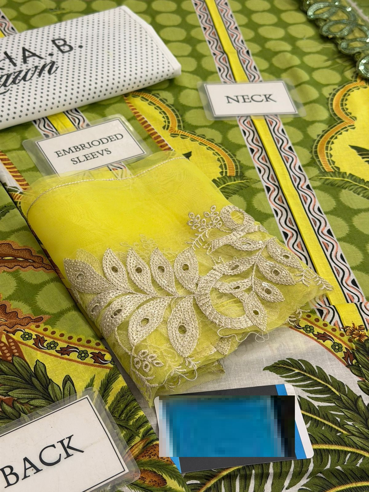 Maria b M Print MBT-2905A Premium Pure Lawn With Chiffon Emb Duppata 2026