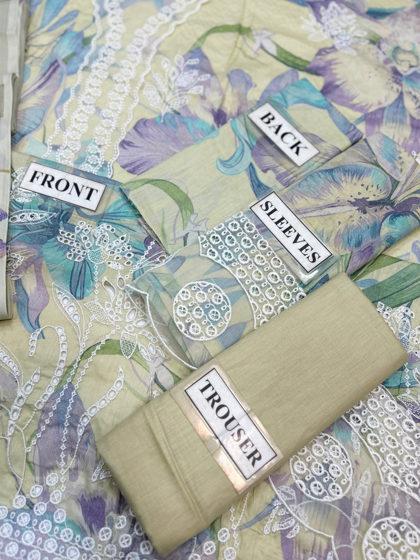Baroque White Floral Wz-3 Premium Pure Lawn With Chiffon Duppata 26